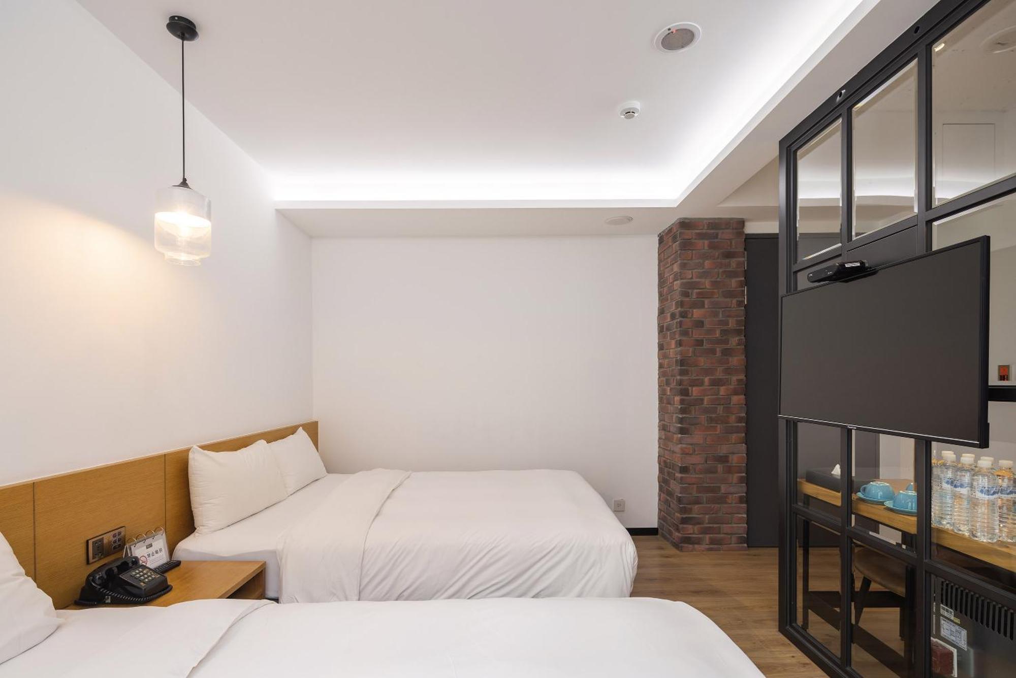 Bluesky Hotel Taichung Rum bild